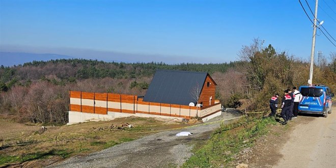 Emekli polis tartt kardeini beylik tabancasyla vurarak ldrd