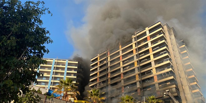 Alanya'da otel inaatnda kan yangn sndrld