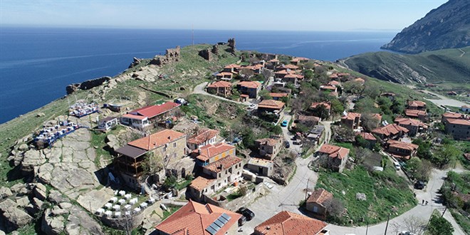 Bozcaada'da 36 turizm iletmesi mhrlendi