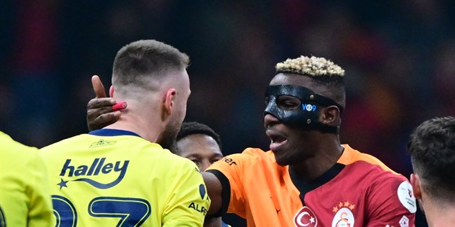 Galatasaray, Fenerbahe ile puan farkn korudu