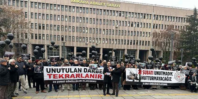 28 ubat darbesi 28. ylnda protesto edildi