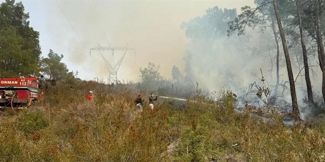 Antalya'da ormanlk alanda kan yangn kontrol altna alnd