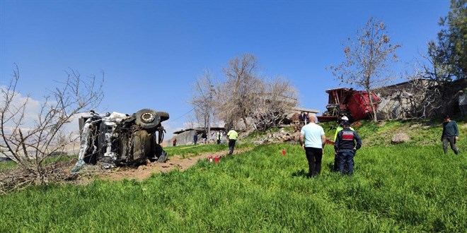 Kamyon park halindeki trlara arpt: 1 l, 1 yaral