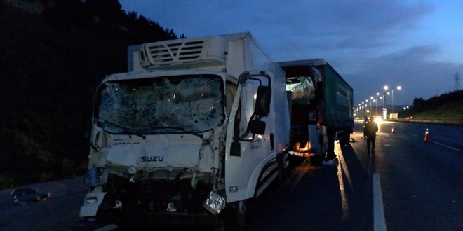 Kuzey Marmara Otoyolu'ndaki zincirleme kaza: 2 yaral