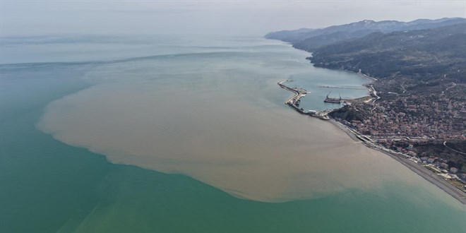 Kastamonu'da denizin rengi kahverengiye dnd