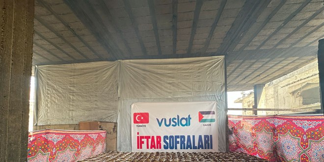 Vuslat Dernei Gazze'de ftar Sofralar Kuruyor