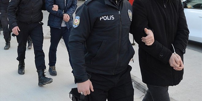İzmir'de FETÖ Operasyonu: 6 Kişi Gözaltında