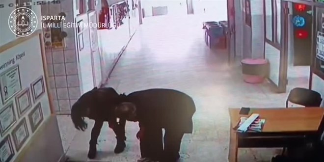 Öğretmen Heimlich Manevrasıyla Öğrenciyi Kurtardı