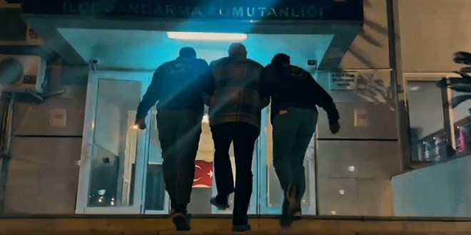 Kırmızı ve Yeşil Bültenle Aranan 2 Şahıs Yakalandı