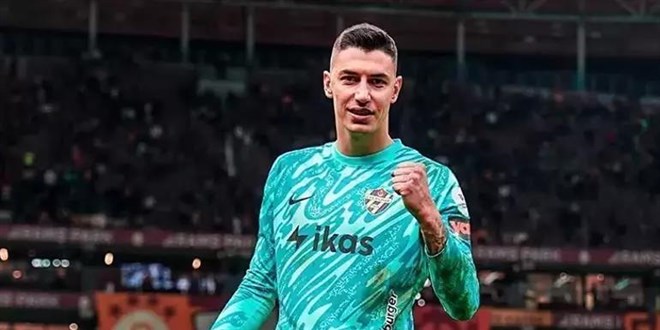 Eyüpspor'un milli kalecisi Berke Özer, Lille'e transfer oldu