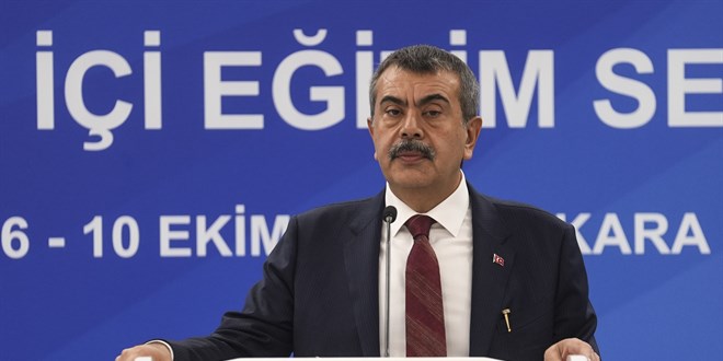 Bakan Tekin: Sendikal özgürlük, öğrencinin eğitim hakkını gasp etmemeli