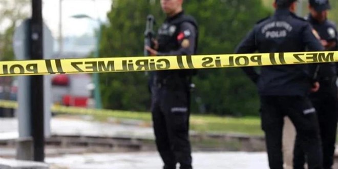 Nöbetçi polis memurunu bıçakla yaralayan zanlı tutuklandı