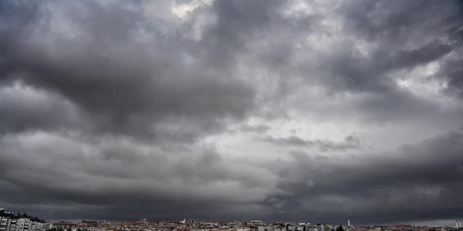 İstanbul'da şiddetli yağış ve lodos etkili oldu