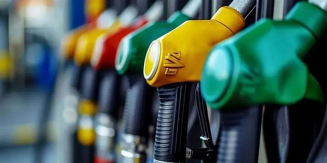 Benzine zam geldi, tabela değişti