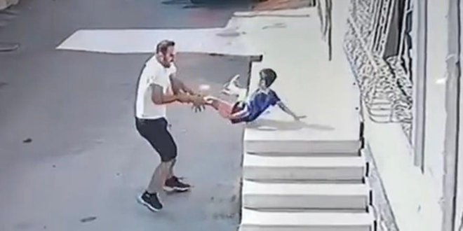 8 yaşındaki çocuğu acımasızca fırlatan zanlı tutuklandı - Son Dakika Haber