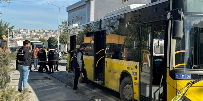 İETT otobüsünde bıçaklı kavga: 1 ölü, 2 yaralı - Son Dakika Haber