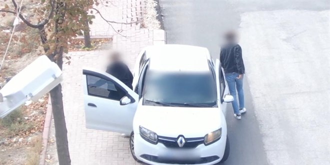 Şoför değiştiren ehliyetsiz sürücü drona yakalandı