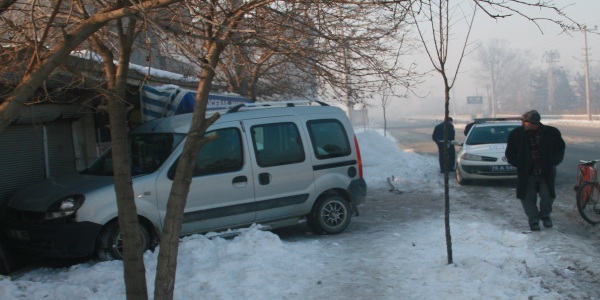 Okula giden kz renci trafik kazasnda yaralad