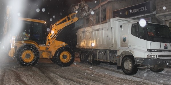 Talay'da kar temizleme almalar