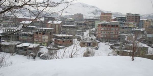 Hakkari'de 100 ky, 375 mezra yolu ulama kapand