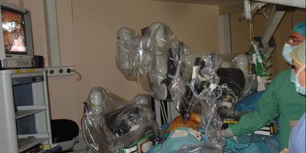Akcier ameliyatlarnda robot fark