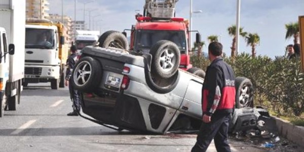 Alanya'da trafik kazas: 1 l, 2 yaral