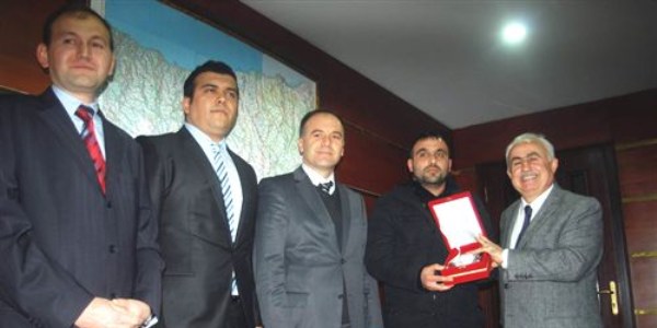 len annesinin organlarn balayan oula validen plaket