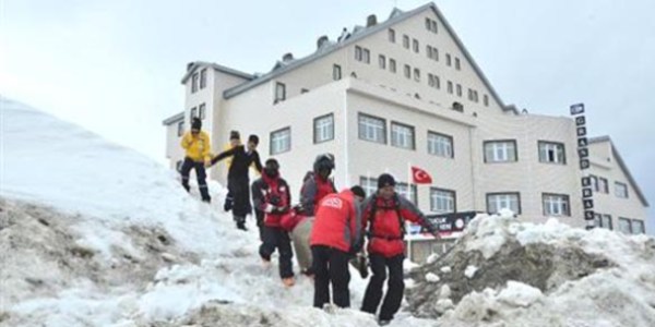 Erciyes'de yaralanan Dac'y jandarma kurtard