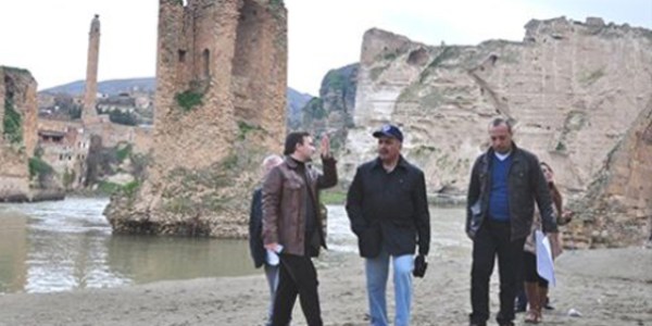 B Rektr ve Hasankeyf Kaz Bakan Hasankeyf'i Ziyaret etti