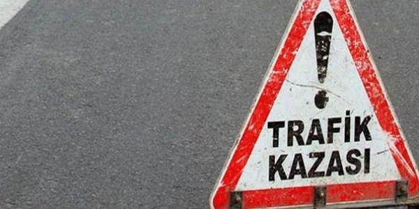 Uak'ta trafik kazas: 1 l, 2 yaral