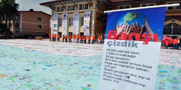 Adana'da, 'Dnyann en byk bar resmi' rekoru krld
