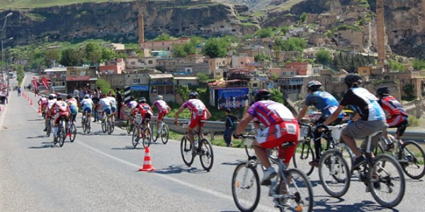 Hasankeyf'te pedallar kardelik iin dnd