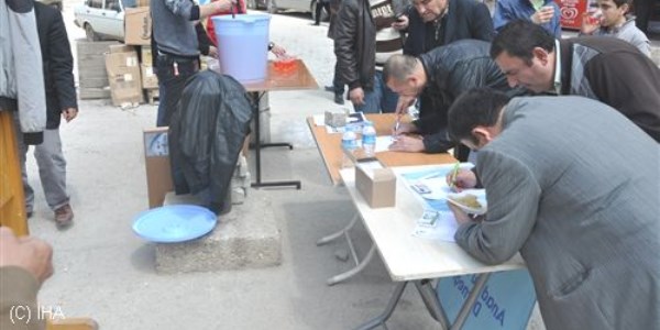 'Zincirler Krlsn, Ayasofya cami olarak alsn' imza kampanyas