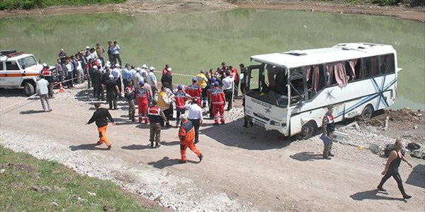 Snav stresini atmak iin gittii geziden dnemedi