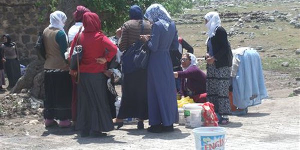 Peynir satarak aile geimine katk salyor