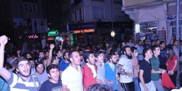 Balkesir'de Gezi Park protestosu: 40' akn gzalt
