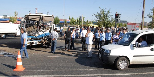 Hastane servis arac kaza yapt: 13 yaral