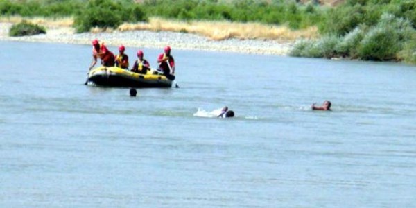 4 gndr Murat Nehri'nde aranan ofrn cesedi bulundu