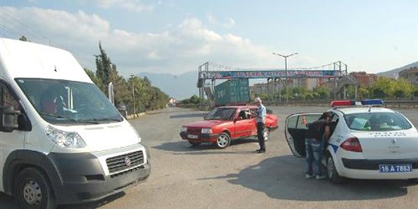 Kazada yaralanan Tuba'y, babas ambulansa byle tad