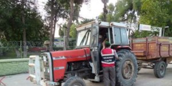 Bierdver ve traktrler hasat zaman trafikte tehlike sayor