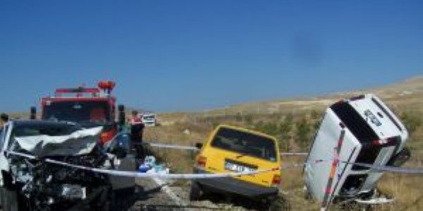 Korkuteli'de trafik kazas: 5 l, 7 yaral