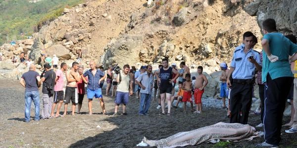 Bayram tatiline geldi, denizde bouldu