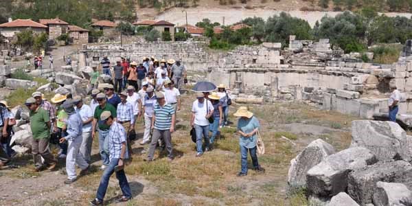 Arkeoloji niversitesi'nin mjdesi Stratonikeia'da verildi