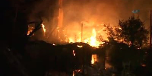 Karabk'te televizyon patlad 4 ev kl oldu