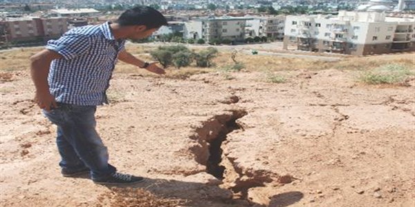 Belediyenin adliye yeri olarak gsterdii alanda byk yarklar olutu