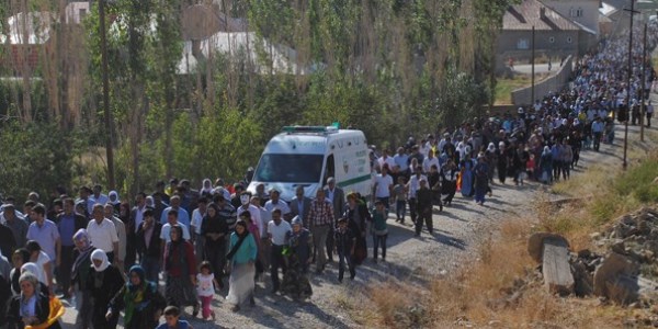 PKK'l cenazesinde olay kt!