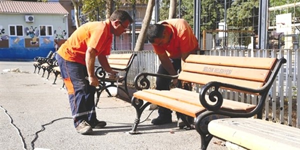 Seluk Belediyesi'nden okullara bank