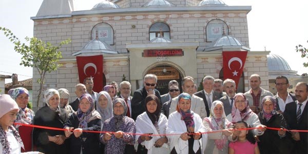 Kadnlarn gece tula tayp inaatta alt cami ibadete ald