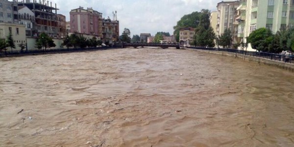 Edirne'de sel uyars!