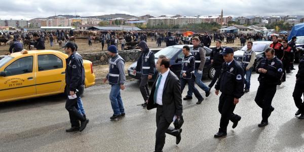 Hayvan pazarn 500 polis didik didik arad